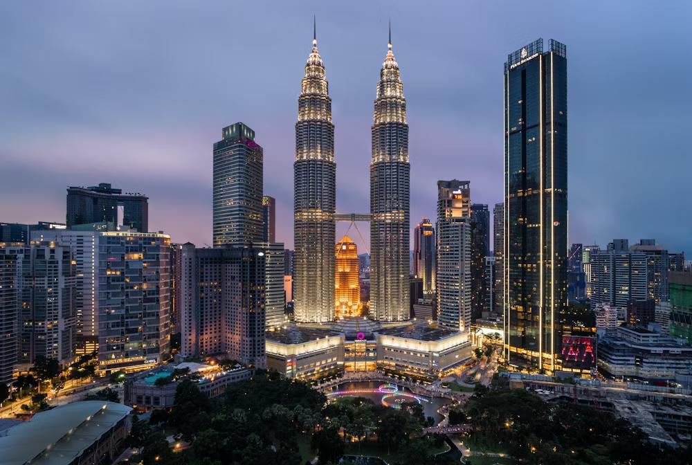 Malaysia Explorer: Culture, Nature & City Vibes